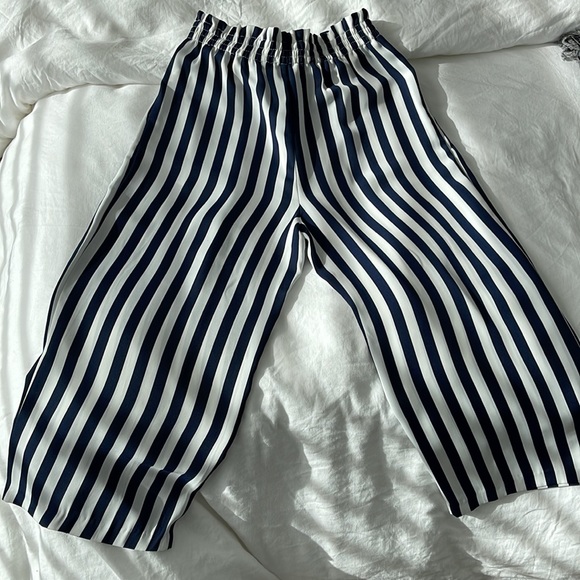 ZARA: Crop Pants - Picture 3 of 3